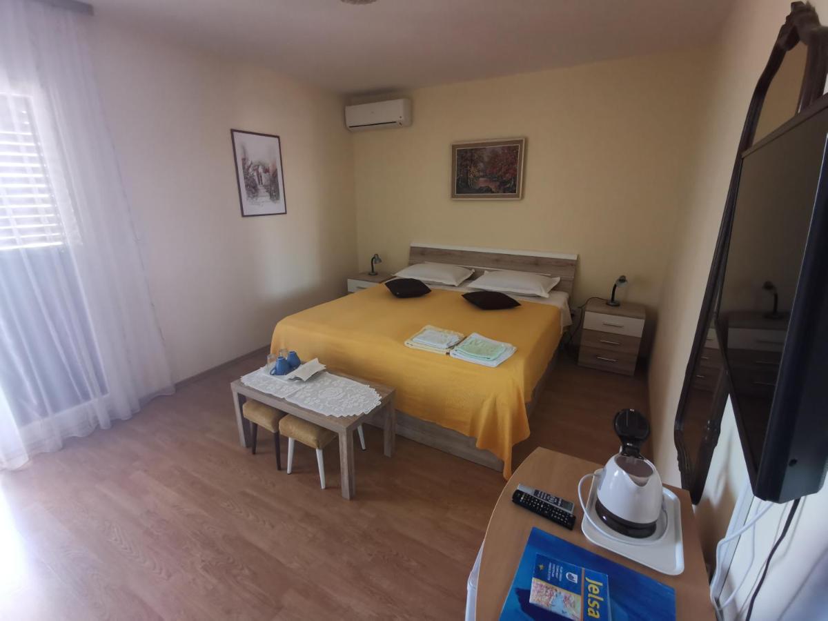 Guest House Jelsa Jelsa  Exterior photo